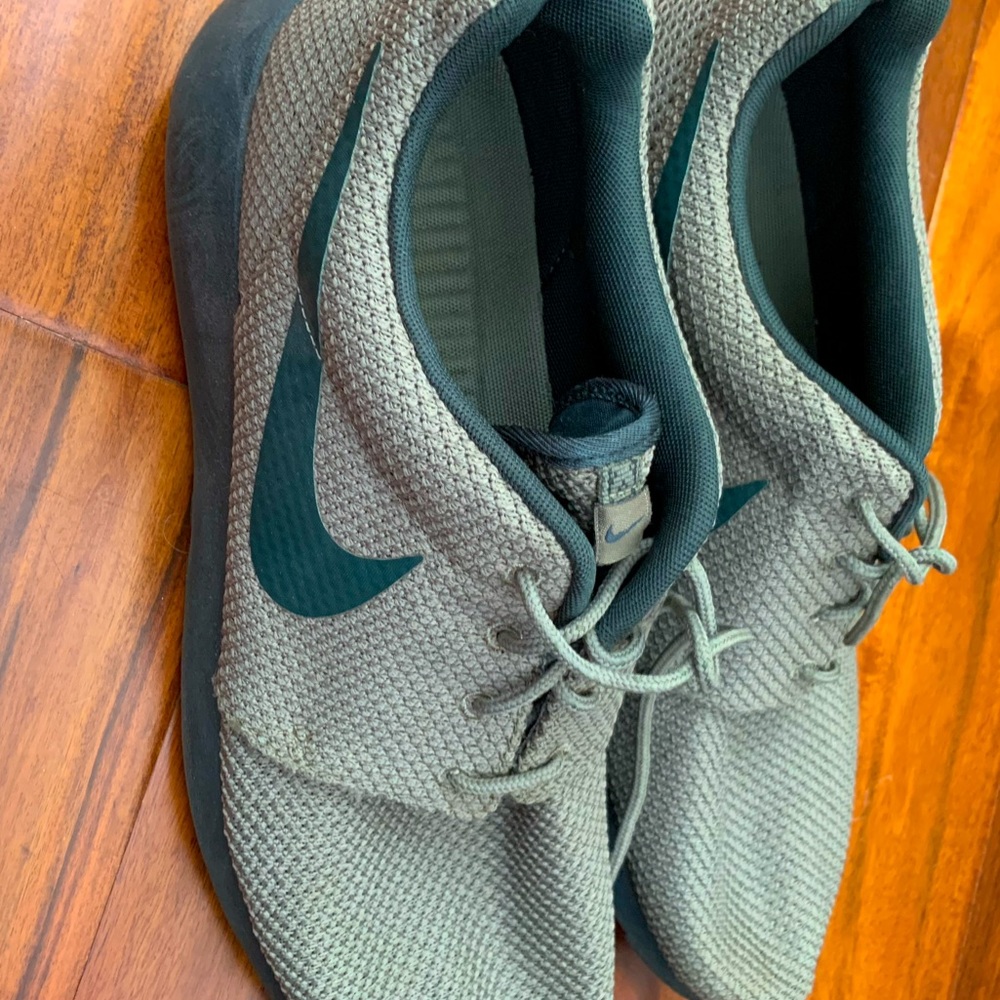Nike Men's Roshe